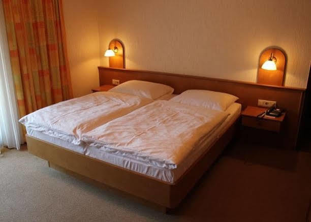 Pension Friedl อินส์บรุค ภายนอก รูปภาพ