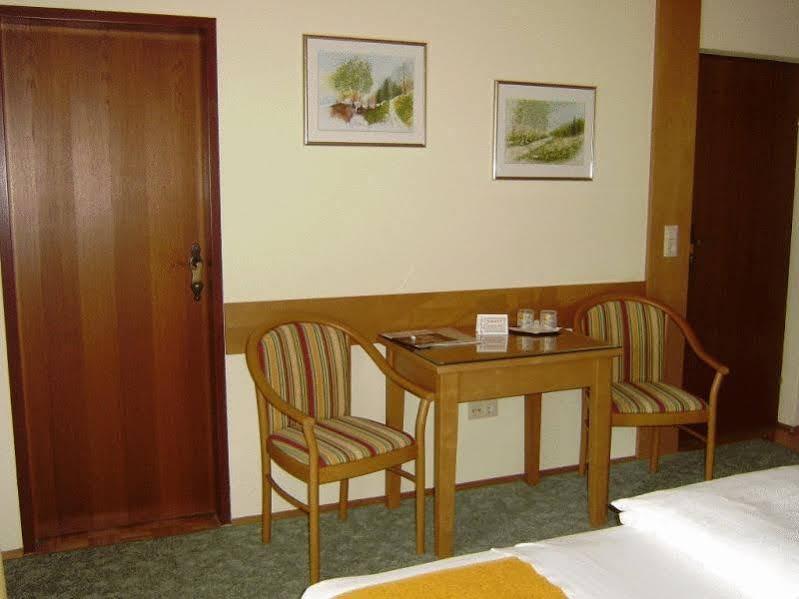 Pension Friedl อินส์บรุค ภายนอก รูปภาพ